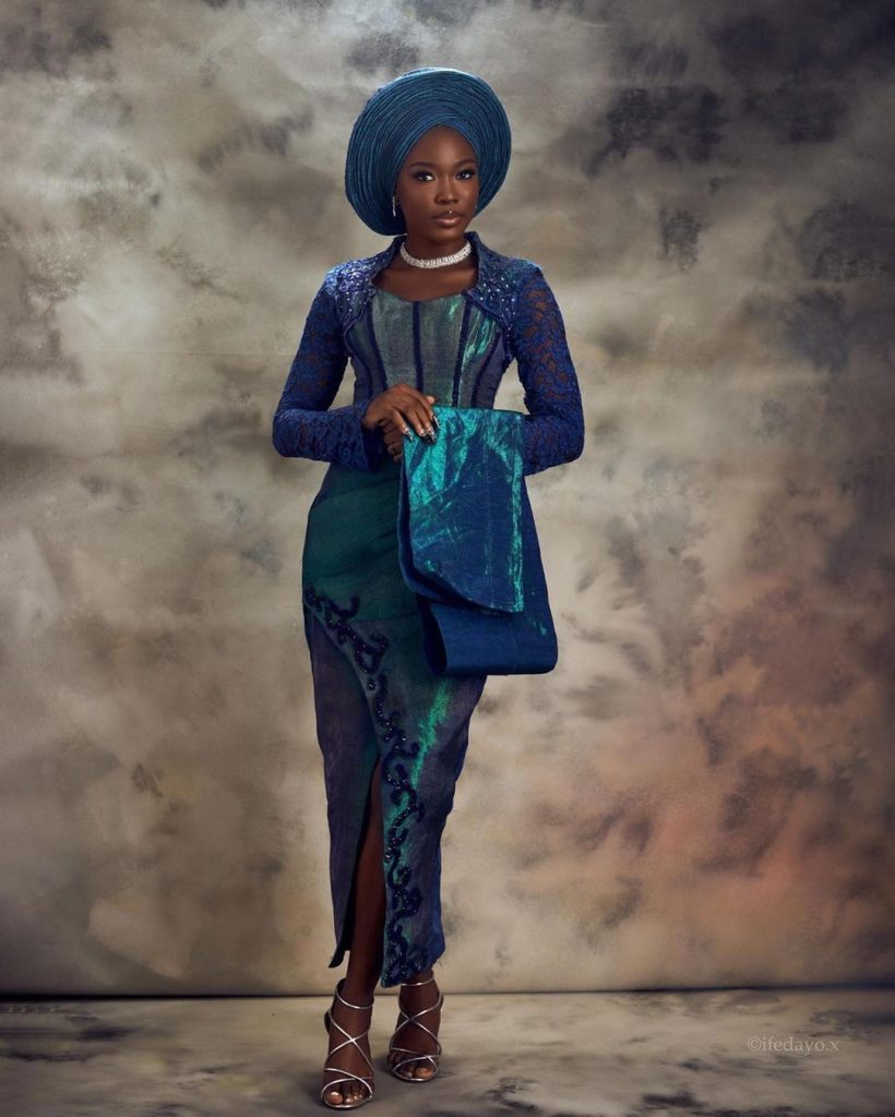 Latest, Stunning and Gorgeous Pictures of Asoebi styles to Replicate